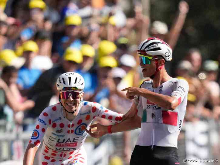 Pogacar generoso: lascia la vittoria al compagno Del Toro