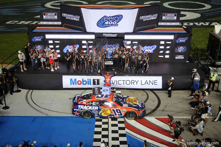 Chase Briscoe leads a Toyota train in NASCAR's return to Chicagoland Speedway