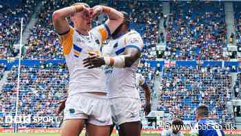 Leeds crush Bradford to stretch lead to four points