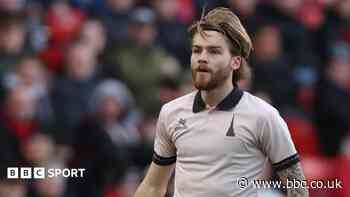 Bradford bring in Leicester midfielder Cartwright