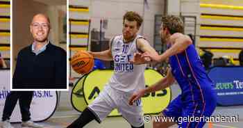 Overdag bij de bank, ’s avonds ‘coach Kaas’ bij basketballers: ‘Ik spreek van een uit de hand gelopen hobby’