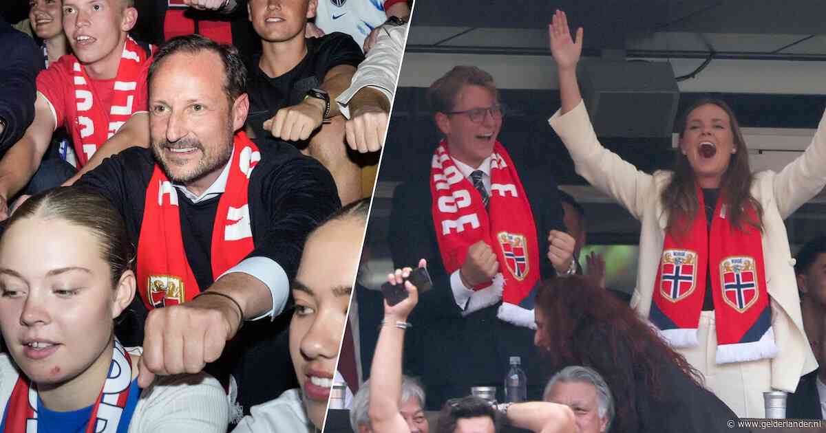 Zelfs geplaagd Noorse koningshuis schiet vol in feeststemming door WK-succes: kroonprins roeit met fans