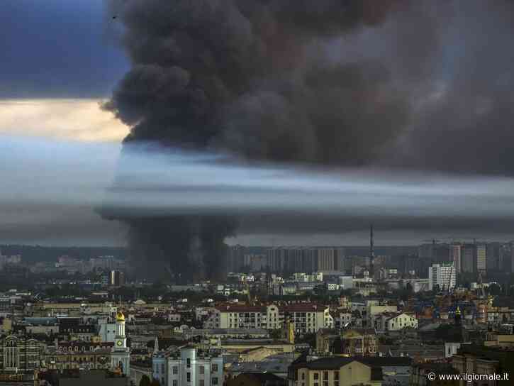 Nuovo attacco contro Kiev con missili e droni: dieci persone uccise e una quarantina di feriti