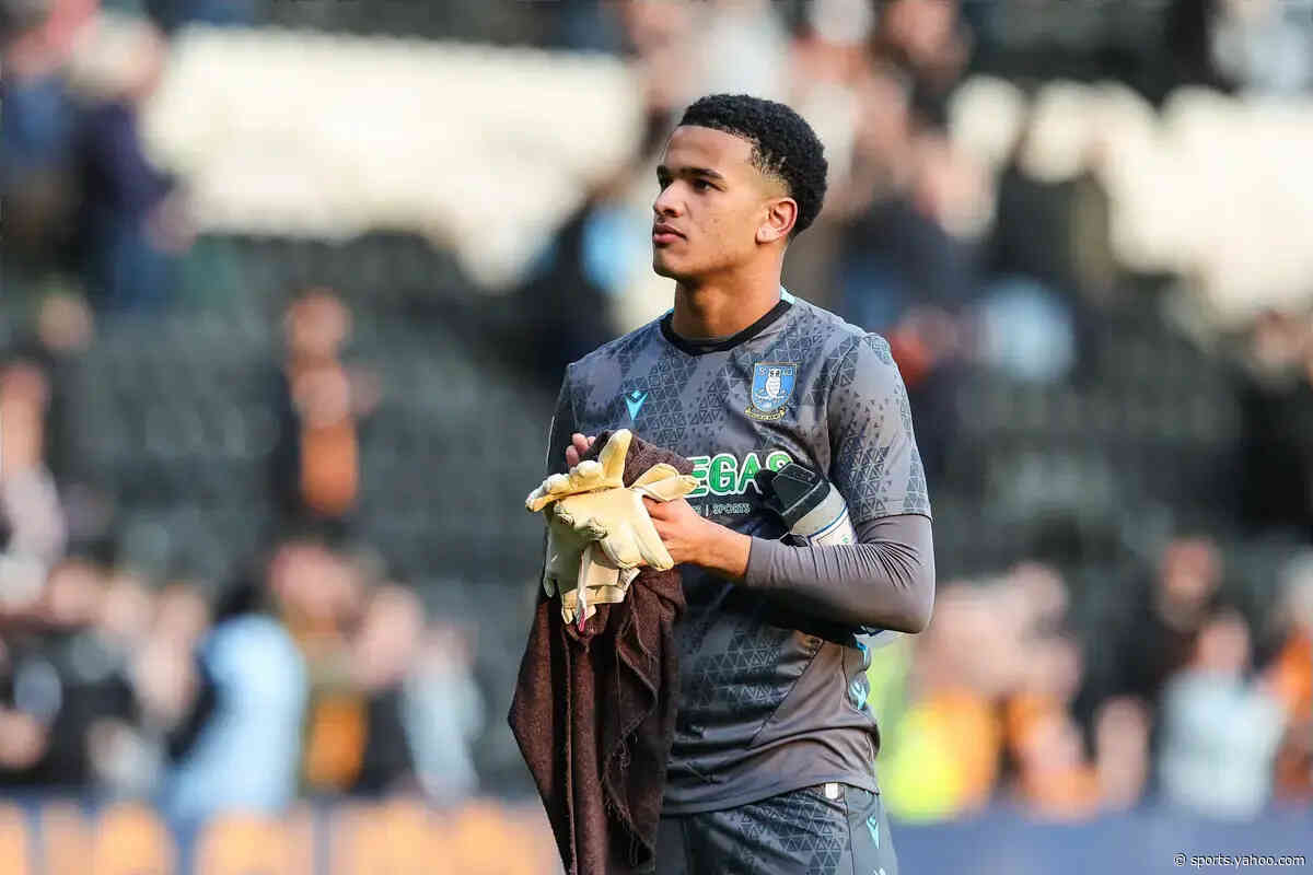 Manchester City agree £10 million package for League One goalkeeper – Championship loan expected