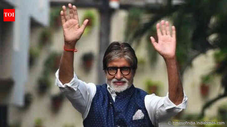 Amitabh Bachchan thanks fans for turning up outside Jalsa amid rain