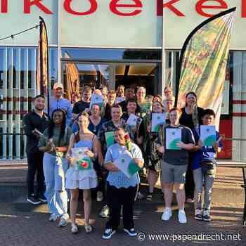 Leerlingen van interne MBO 1-opleiding Leerwerkbedrijf Combigoods behalen diploma