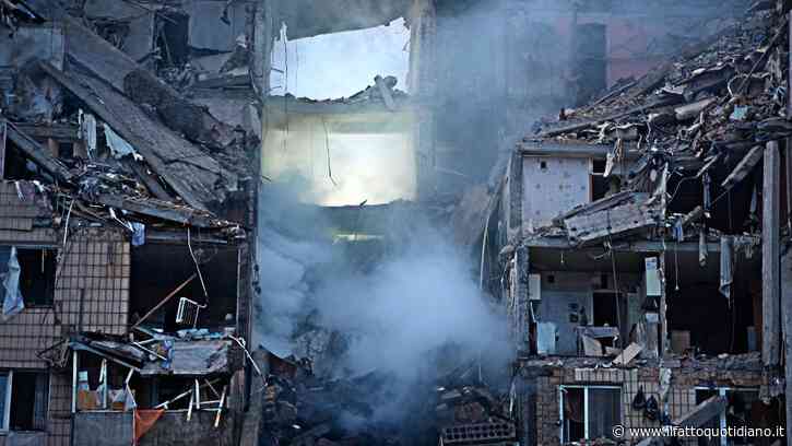 Pioggia di missili russi su Kiev: almeno 11 morti. L’Ucraina accusa Mosca di “crimine di guerra”, il Cremlino: “Colpiti obiettivi militari”