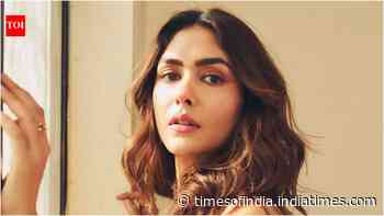 Inside Mrunal's house: Tour the stunning 'jodi' flat