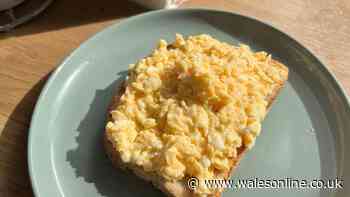I never make scrambled eggs without 1 topping that makes them so flavourful