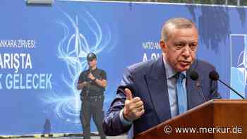 „Realität ausblenden“: Erdogan will die NATO mit Pappwänden beeindrucken – doch seine Macht bröckelt