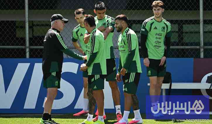 أجيري يعلن رحيله عن تدريب المكسيك