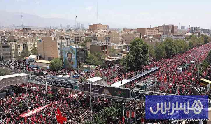 ملايين الإيرانيين يشيعون علي خامنئي في موكب جنائزي ضخم بطهران