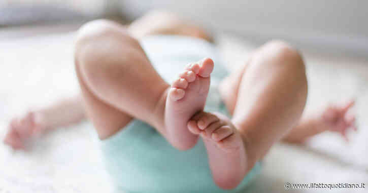 Bimbo di 10 mesi muore cadendo dal lettone a Bisceglie: indagini dei carabinieri