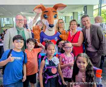 Mannheim – 110 Schulranzen für Schulanfänger*innen – Kiwanis-Club unterstützt Kinder für einen guten Schulstart