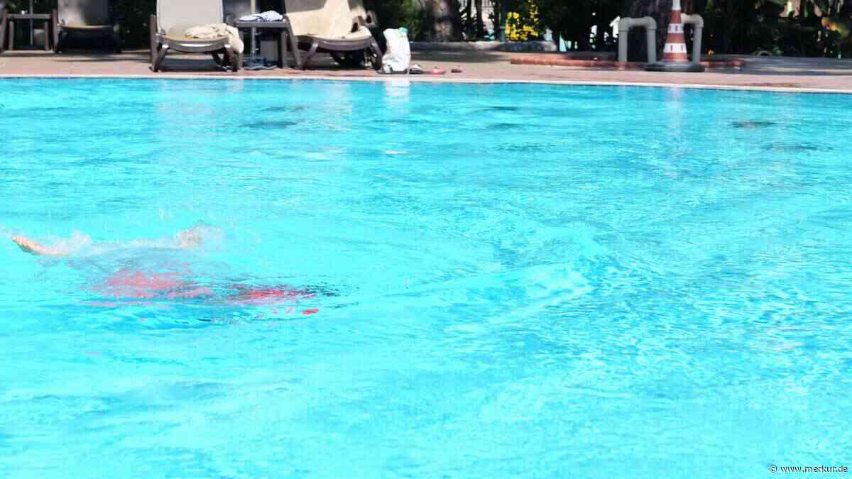 Kind in Freibad unter Wasser gezogen: Experte richtet Appell an alle Betreiber in Deutschland