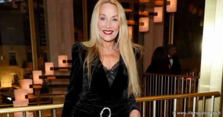 “Guardate le foto degli Oscar. Quelle donne fanno paura. Io ho 70 anni e tantissime rughe, non mi danno fastidio. Il mio stile di vita? Ho eliminato gli zuccheri, ma bevo vino e fumo”: così Jerry Hall