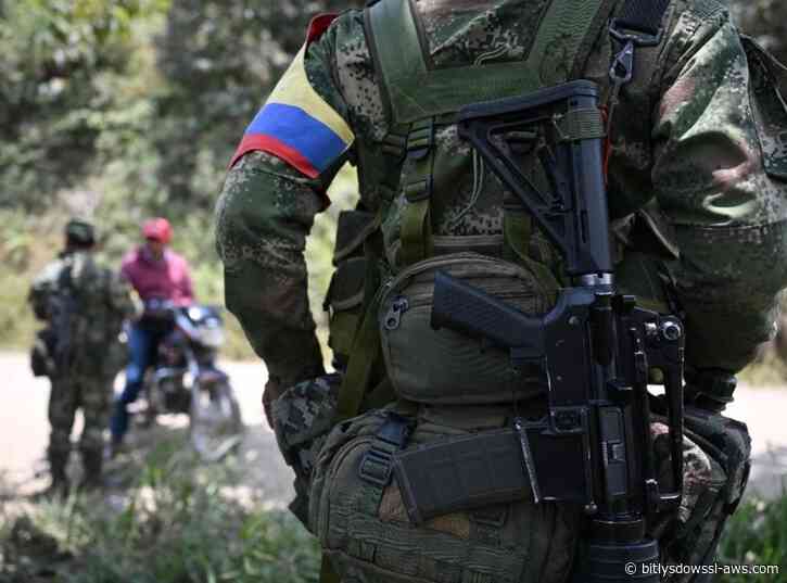 Juez ordena a Petro suspender bombardeos en frontera con Venezuela para proteger menores