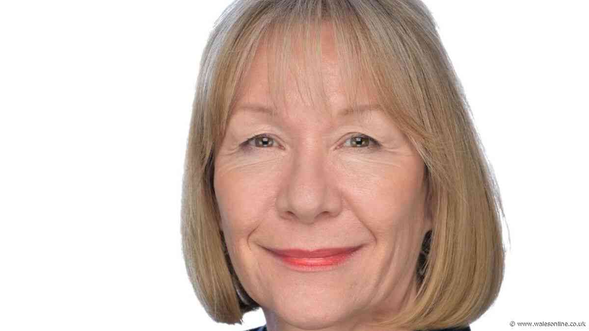 Hospital boss to leave £245k job amid scandals and staff anger