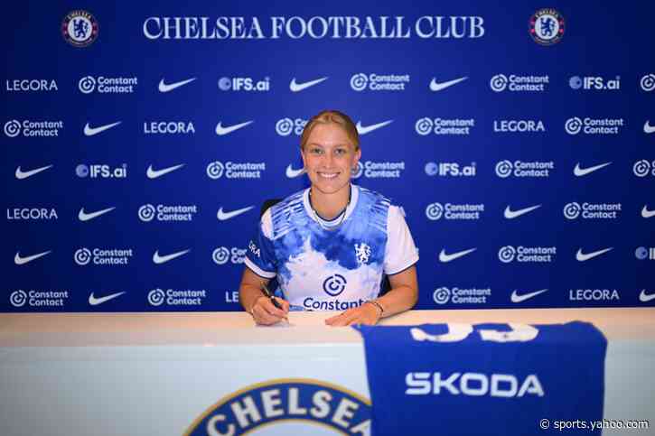 Chelsea forward Beever-Jones signs new long-term deal