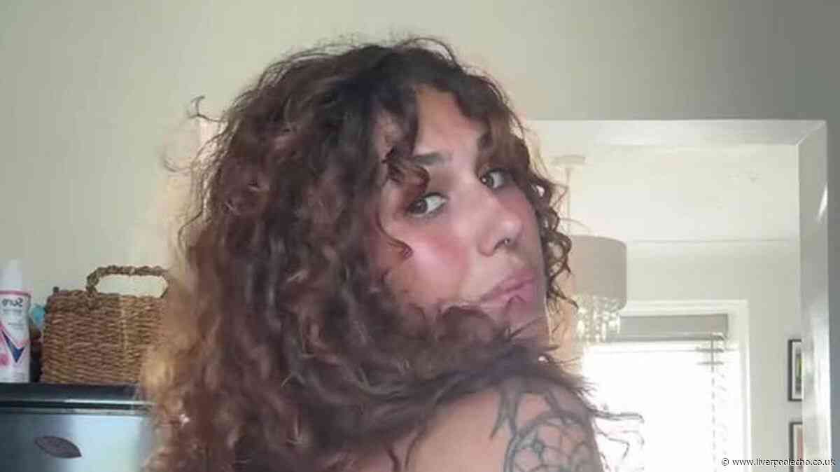 Horrified mum kicked out of Tesco for wearing 'exposing' outfit during heatwave