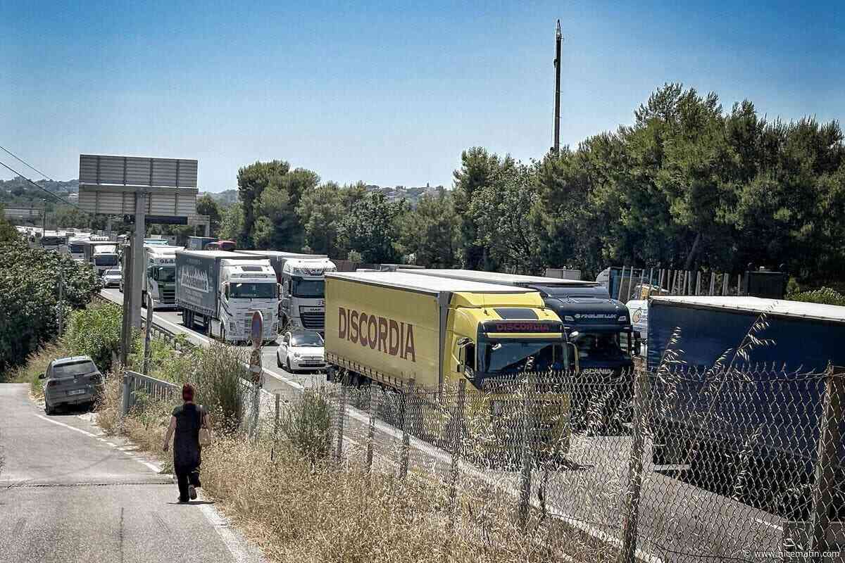 Les photos d’une matinée interminable dans les embouteillages de l’autoroute A8 entre Antibes et Saint-Laurent-du-Var