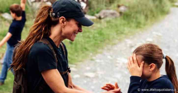 Kate Middleton pubblica nuove foto dopo la sfida delle tre montagne: l’abbraccio con il principe William e i tre figli George, Charlotte e Louis