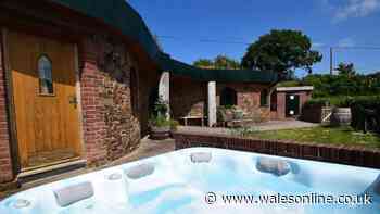 Unique hobbit-themed holiday cottage in Devon close to the beach with a private hot tub