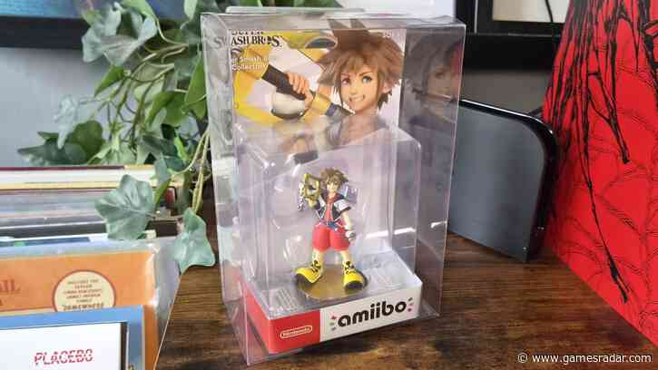 I just discovered that plastic protectors for your boxed amiibo exist, and I wish I found them sooner