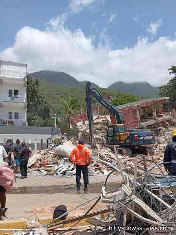 Familiares pagan hasta 1.200 dólares diarios en maquinaria para rescatar a sus seres queridos bajo los escombros en La Guaira