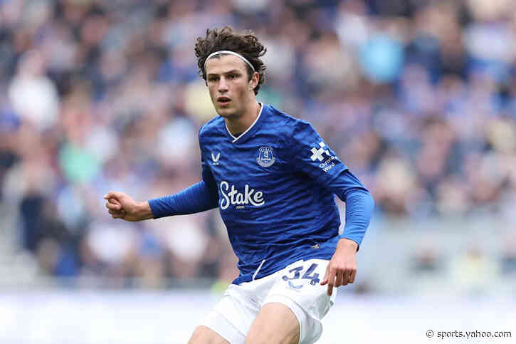 Official | Merlin Röhl joins Everton on a permanent basis