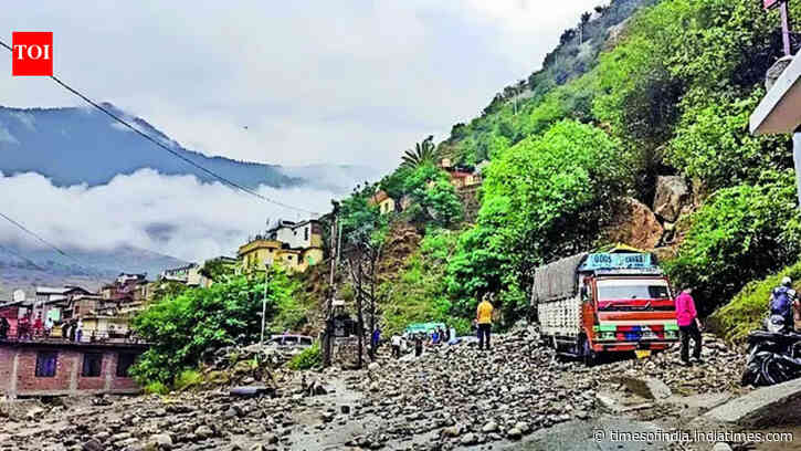 Heavy rain triggers landslide near Kwar power project site, blocks Doda-Kishtwar highway
