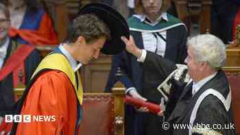 University ditches 150-year-old 'John Knox cap' graduation tradition