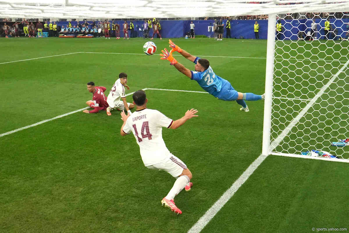 Spain set remarkable World Cup record in knockout win over Portugal 🧤