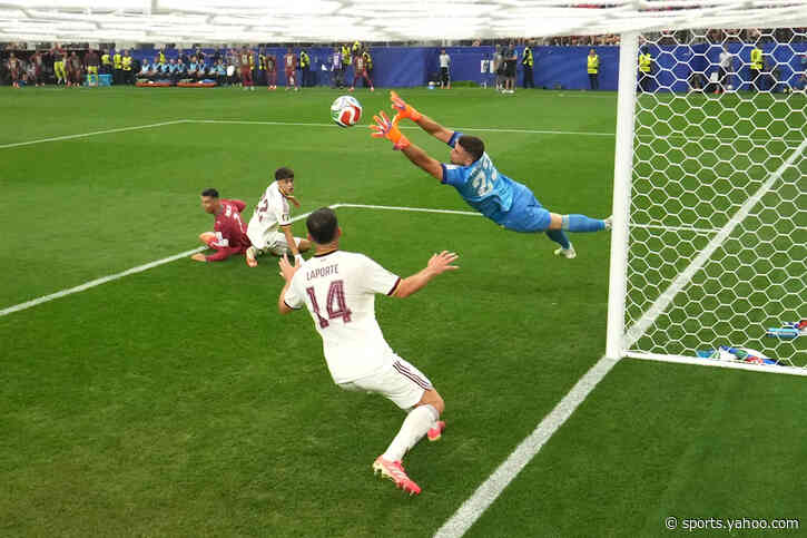 Spain set remarkable World Cup record in knockout win over Portugal 🧤