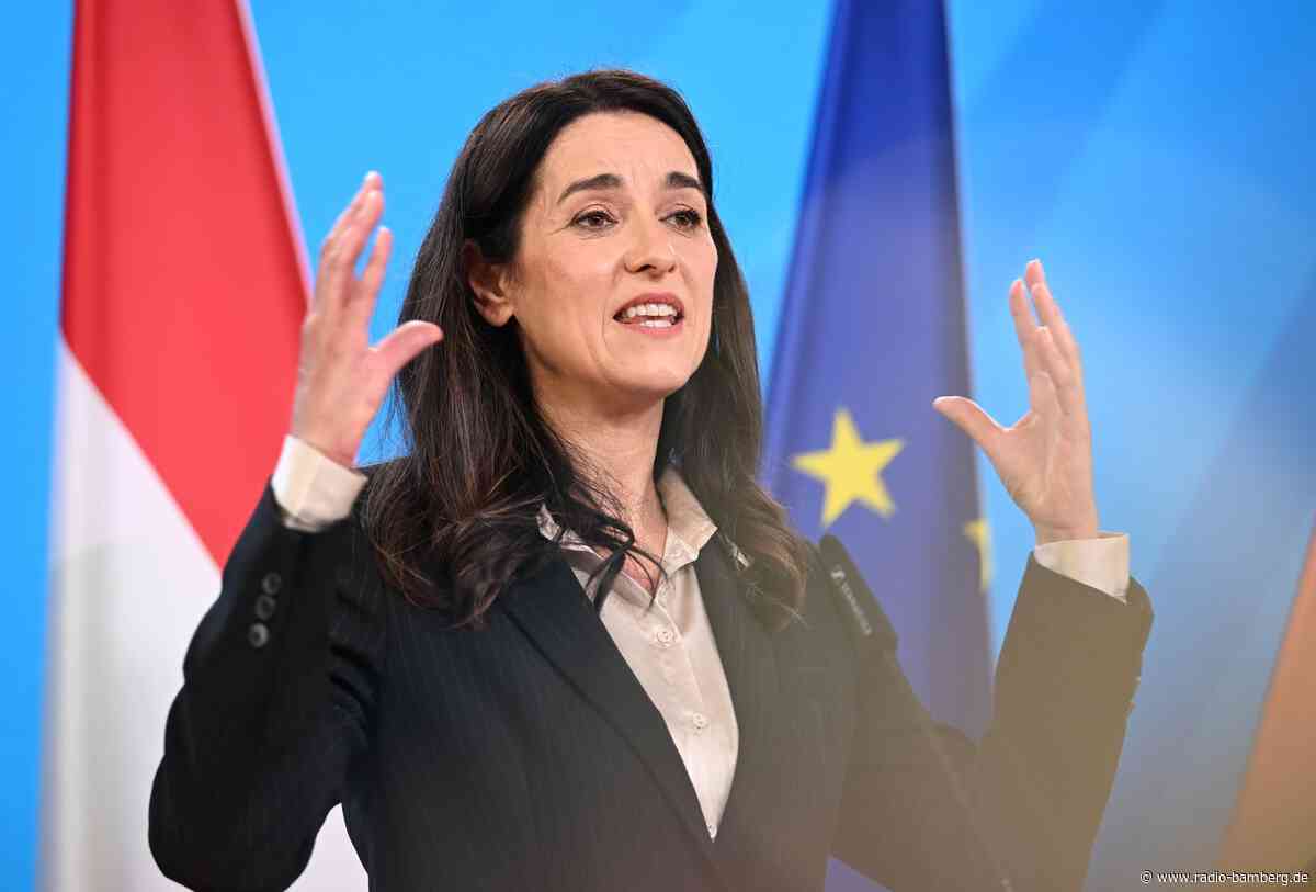 Ungarns neue Außenministerin Orban kommt zur CSU-Klausur