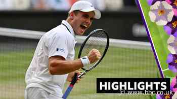 Fery stuns Dimitrov in five-set battle to reach quarter-finals