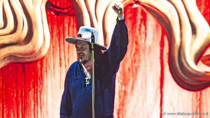 Zucchero: “L’Eurovision fa cag**e, ma ci deve andare uno coi cog***ni. Nobel per la pace al popolo di Lampedusa? Sì, basta che non lo diano a Trump. Non oserei mai contraddire De Gregori in pubblico”
