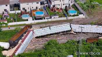 Repentigny, Que., residents shaken after train derailed just metres away from their homes