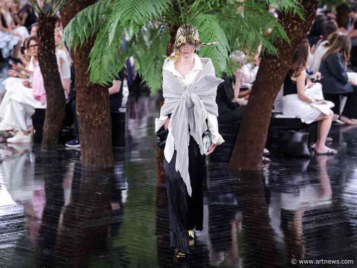 Jonathan Anderson Takes Inspiration from Sculptor Lynda Benglis for Dior’s Latest Haute Couture Collection