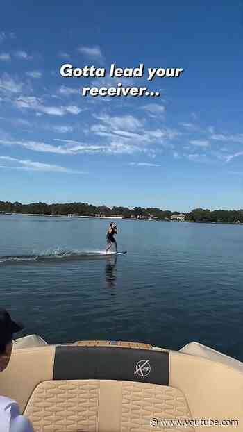 caught the wave, caught the ball w/ @donnyes 🏄 #summerfun #lakelife #footballskills #bullseye