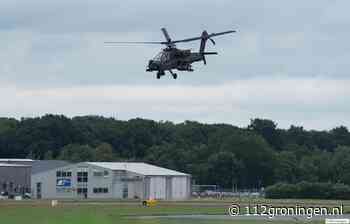 AH-64E Apache helikopter op Airport Eelde voor tankstop na eregroet