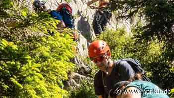 Mit 31 Einsatzkräften: Bergwacht übt Abseil-Szenario am Brecherspitz