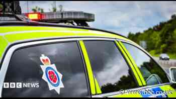 Two found dead in crashed car in missing men search