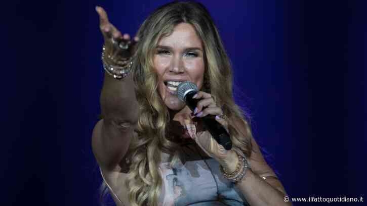 “Mio marito ha scelto di fare il padre a tempo pieno ed è felice. Amo il mio lavoro, amo stare in tour e amo il rapporto con il pubblico. Rinunciarci mi sarebbe pesato moltissimo”: così Joss Stone