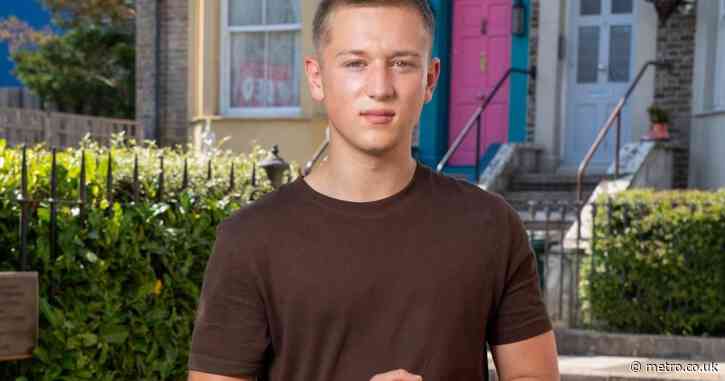 EastEnders star utterly unrecognisable with new look as he stages return