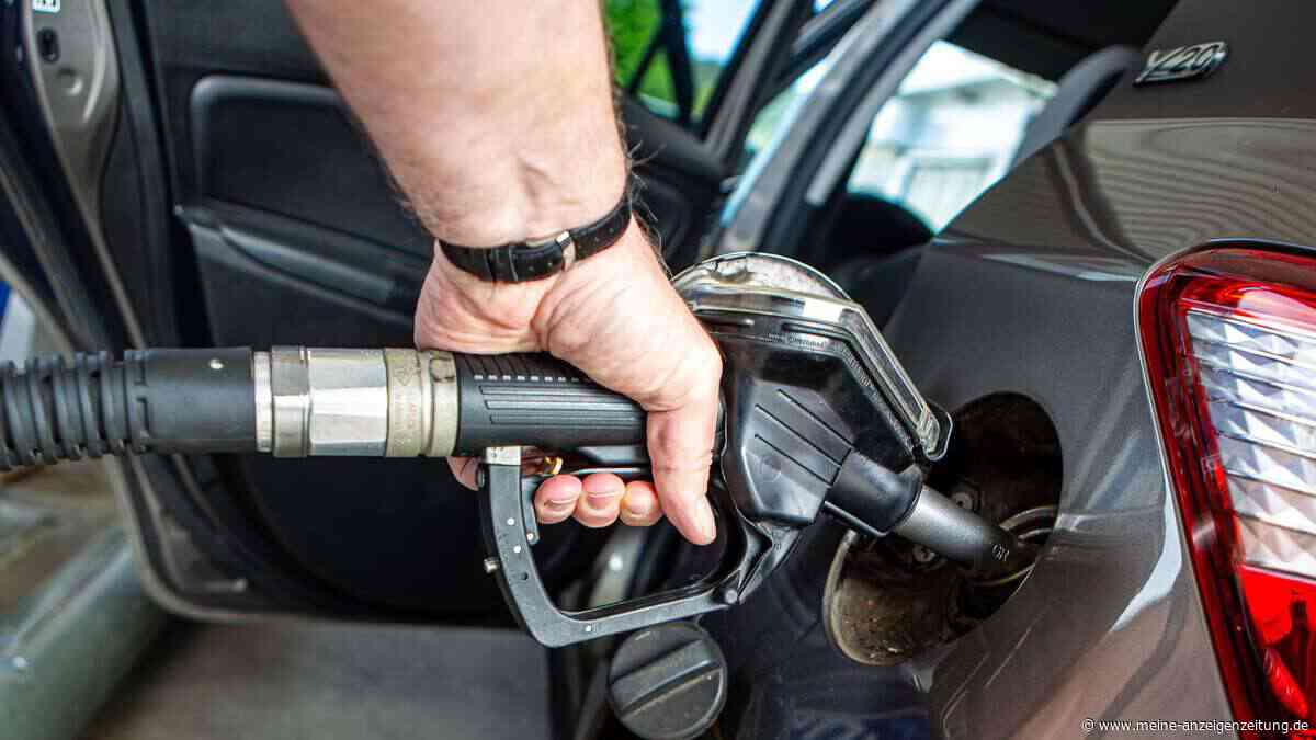 ADAC-Studie enthüllt: Wer an der Autobahn tankt, zahlt deutlich drauf – bis zu 50 Cent Unterschied pro Liter
