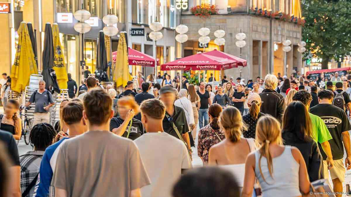 Erneut Debatte über Ladenöffnungszeiten an Sonntagen
