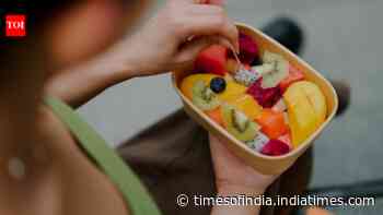 Should fruits be eaten before or after meals? Here's what research actually says