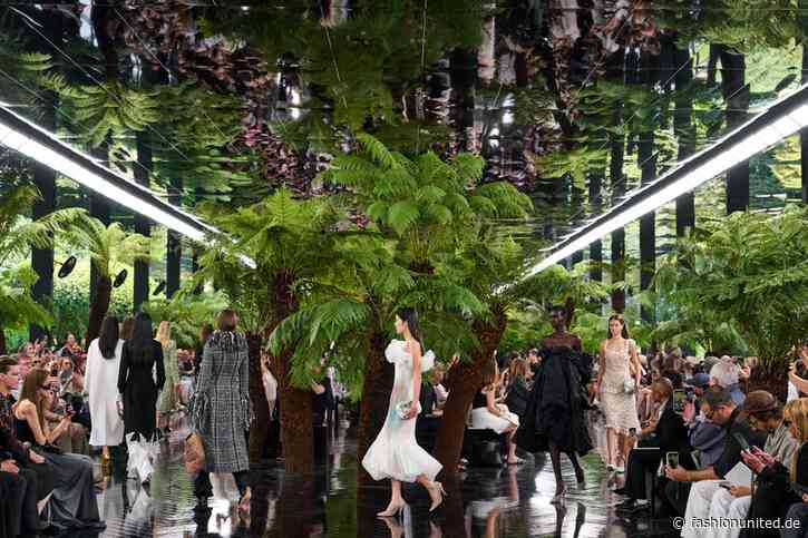 Haute Couture: Jonathan Anderson spielt für Dior mit Falten
