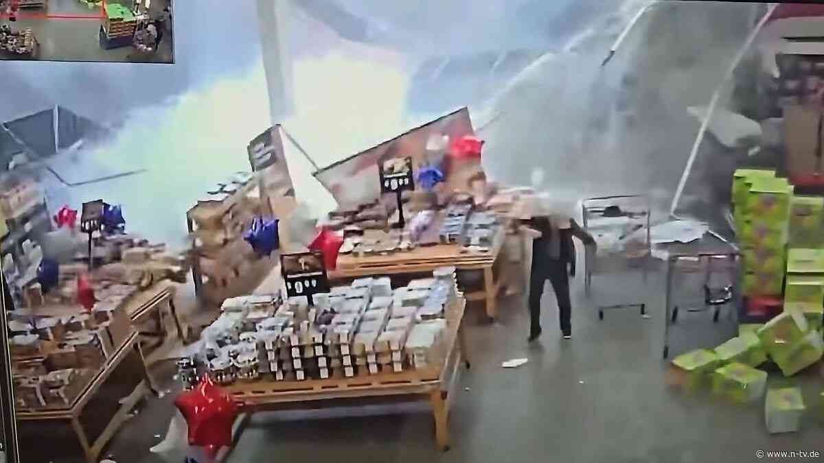 27 Kunden in Geschäft in den USA: Heftiger Regen bringt Supermarktdach zum Einsturz